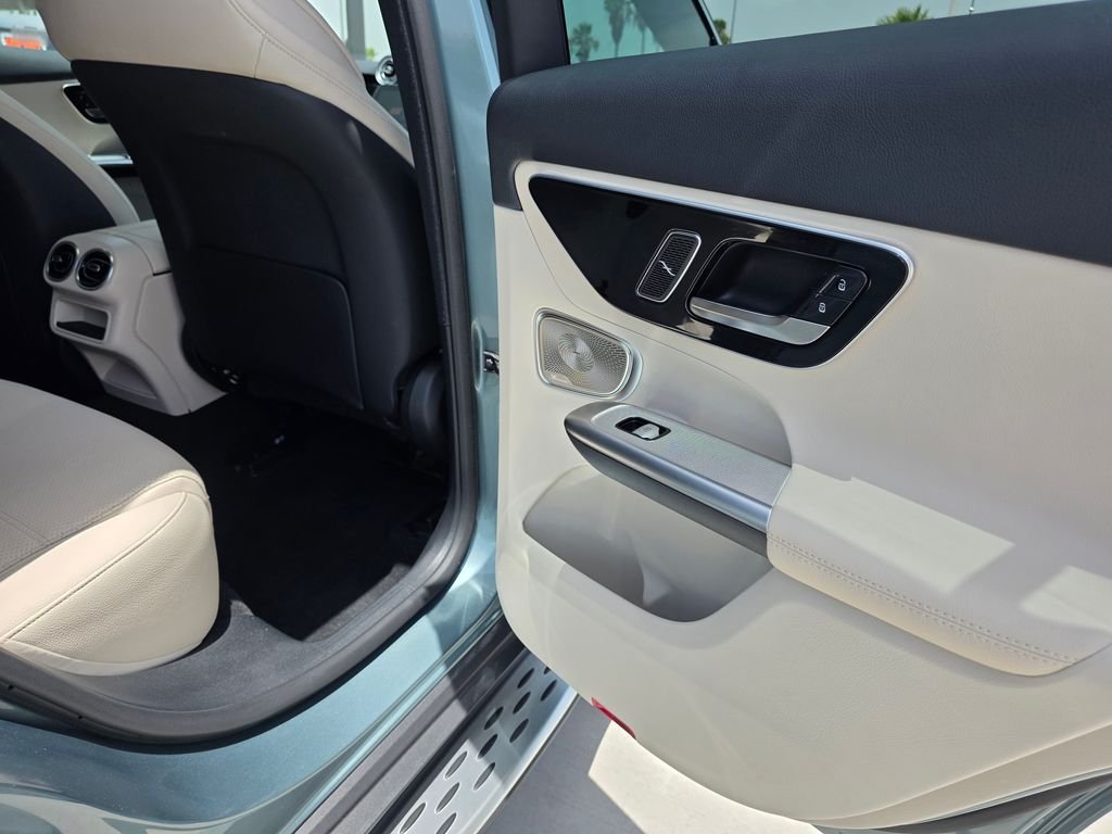 New 2026 Verde Silver Metallic Mercedes-Benz GLC 300 image 15