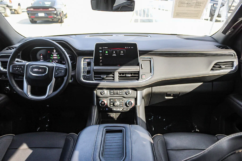 Used 2023 White GMC SLT image 13