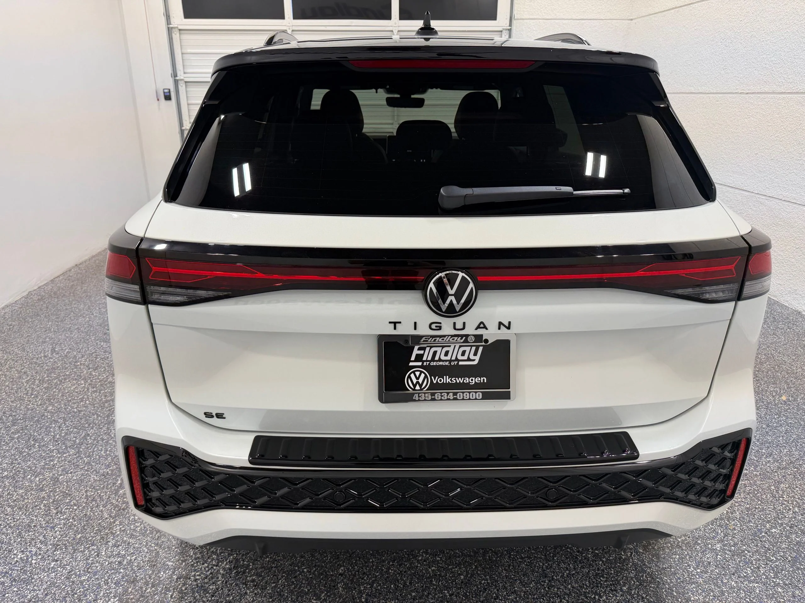 New 2026 White Volkswagen SE R-Line Black image 5