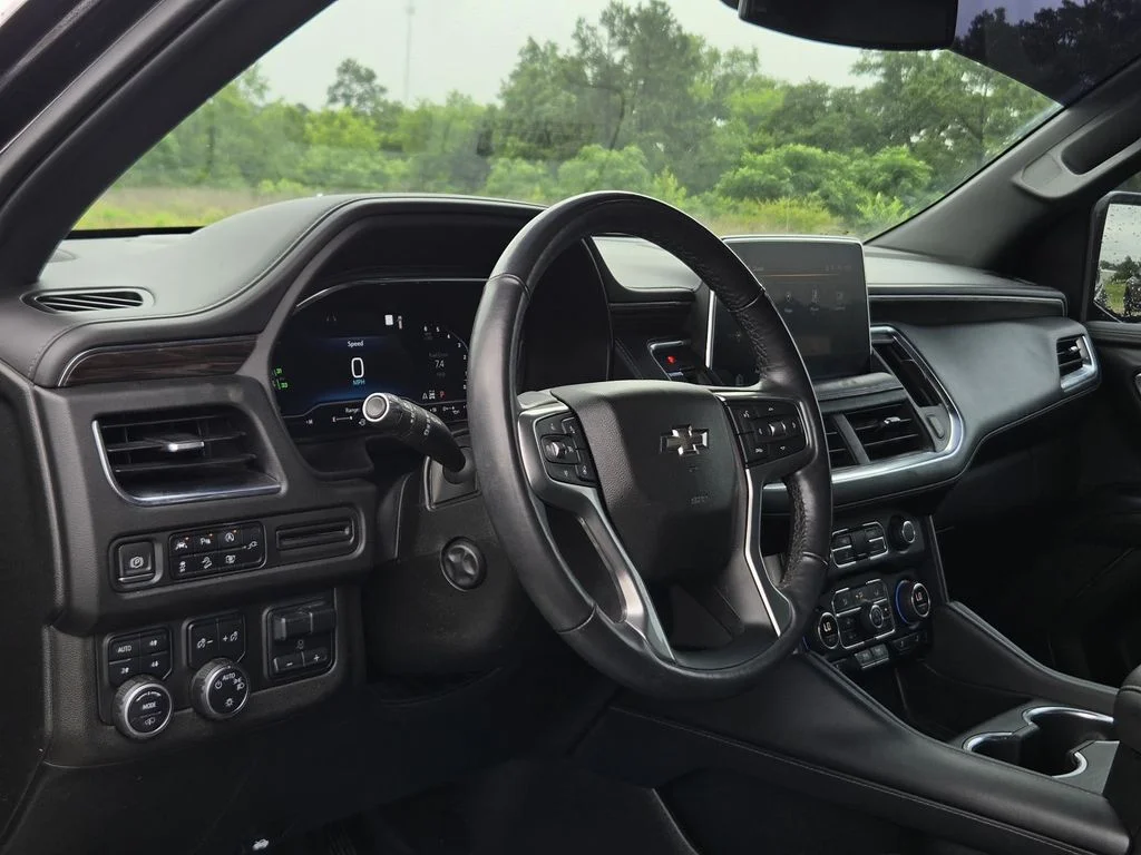 Used 2022 Black Chevrolet Z71 image 16