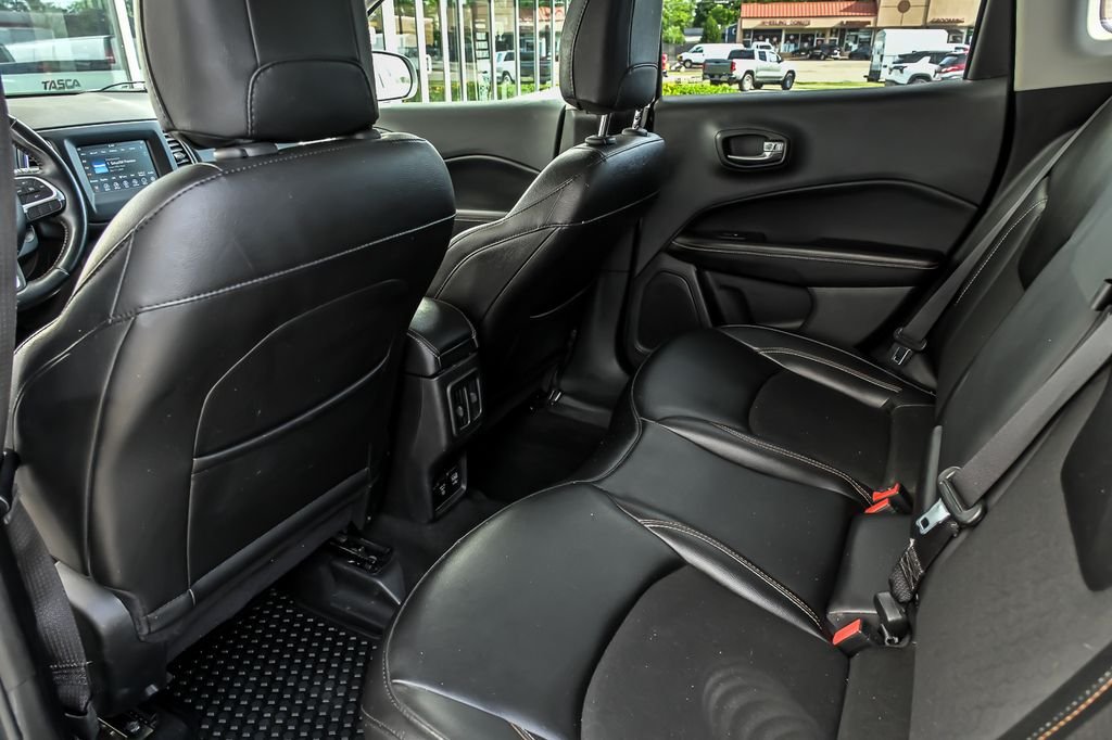 Used 2020 Silver Jeep Latitude image 17