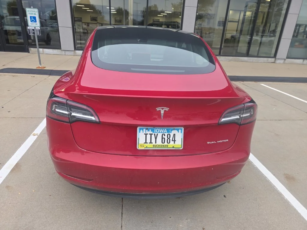 Used 2022 Red Tesla Long Range image 5