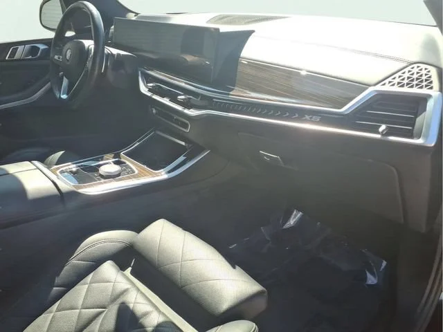 Used 2024  BMW xDrive40i image 25