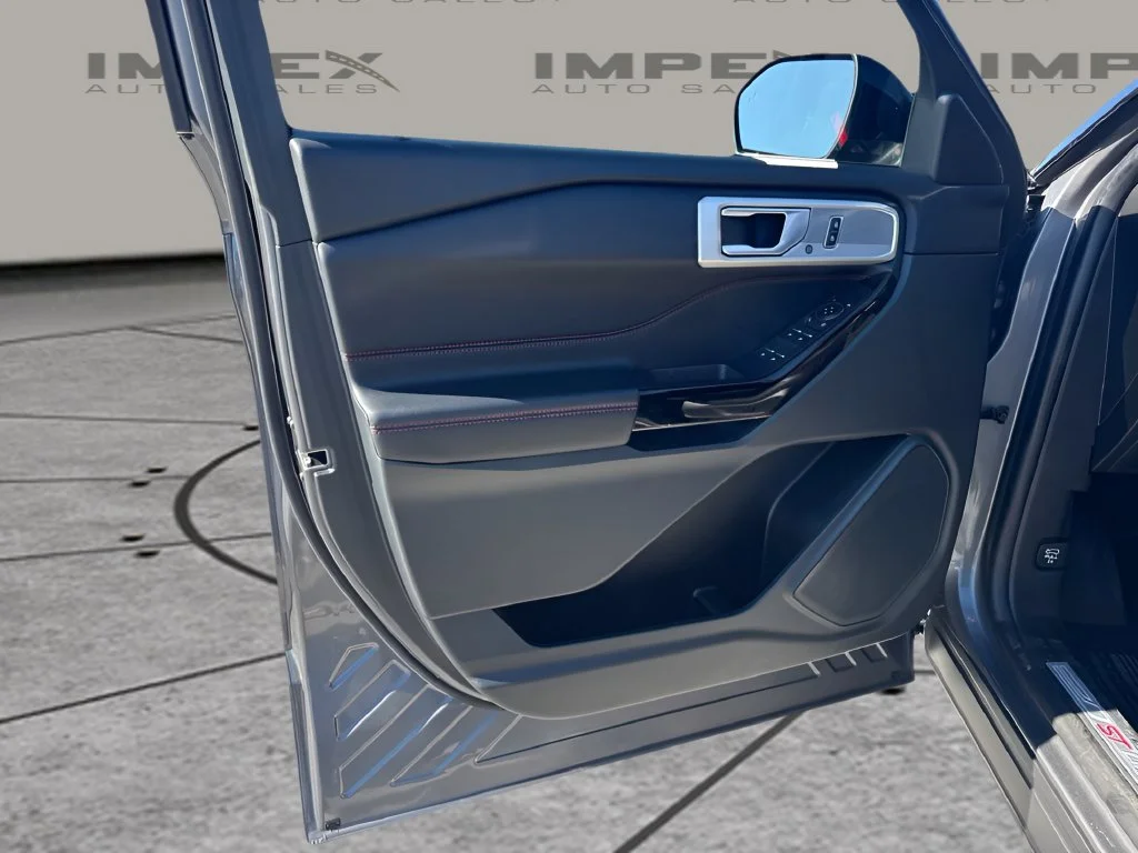 Used 2023 Gray Ford ST-Line image 22