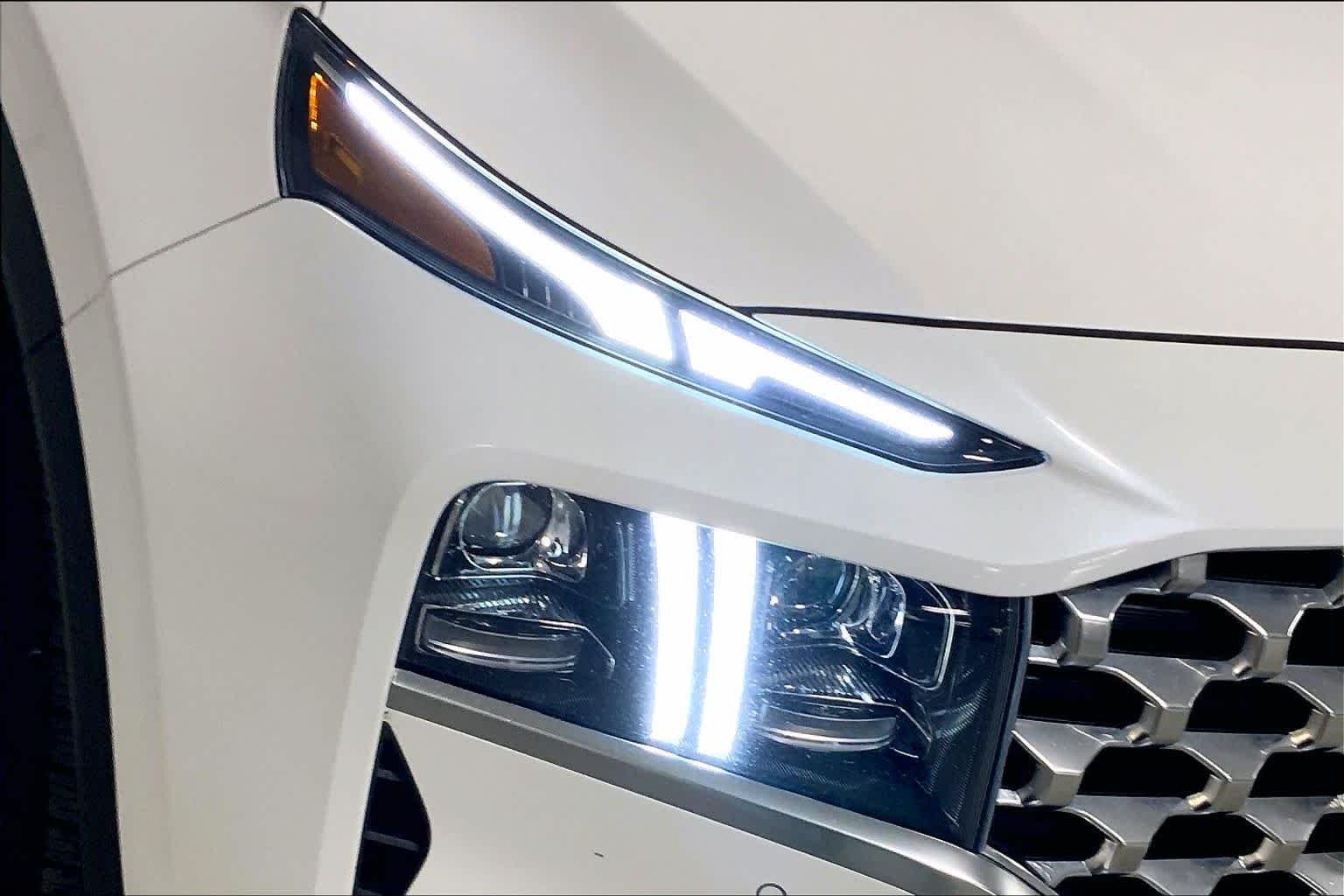 Used 2022 Quartz White Hyundai Limited image 27