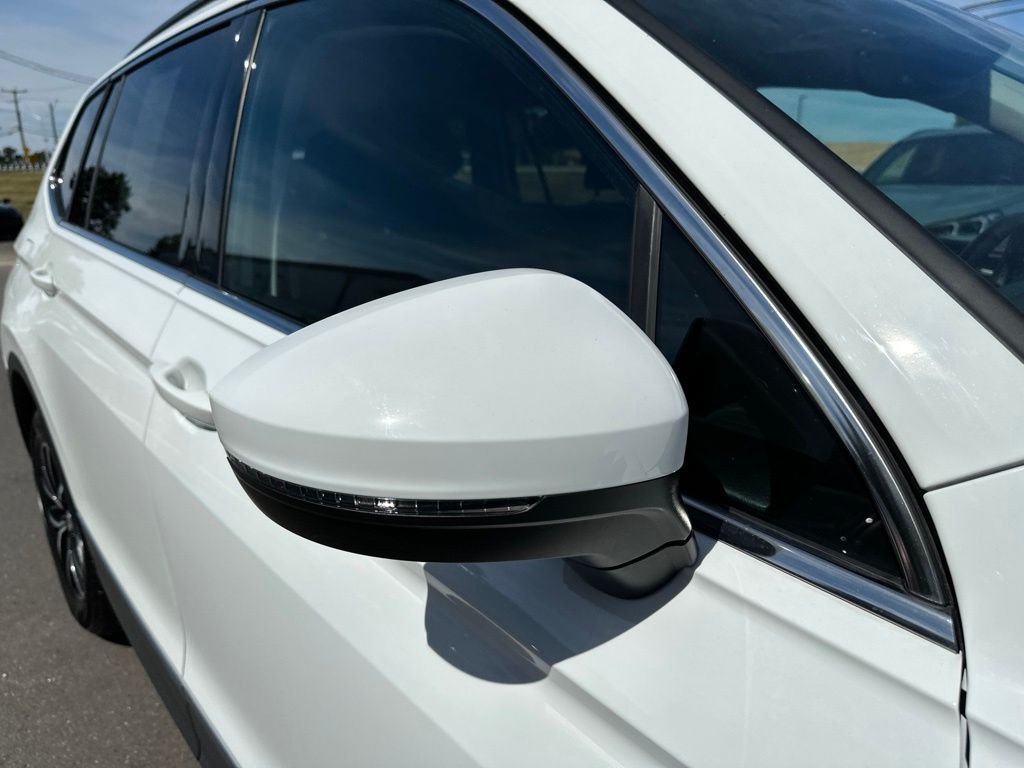 Used 2021 White Volkswagen  image 30