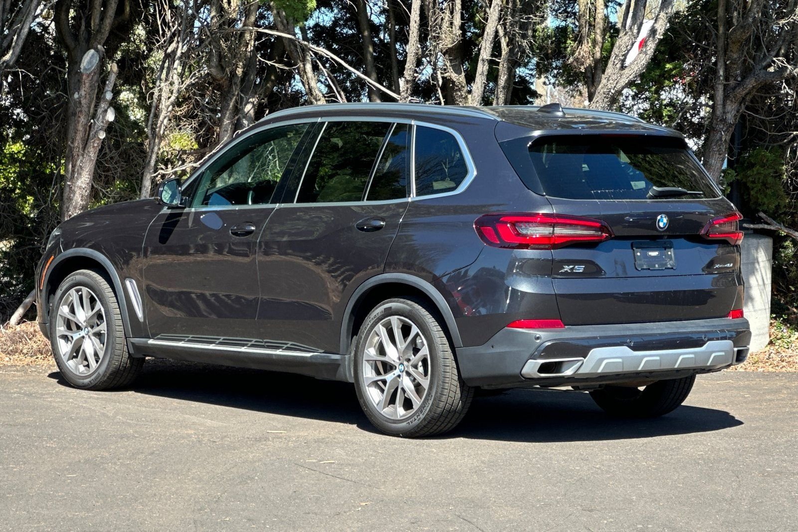 Used 2022 Gray BMW xDrive40i image 6
