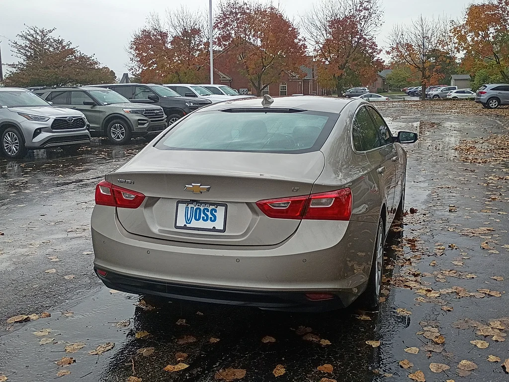 Used 2025 Mineral Gray Metallic Chevrolet LT image 3