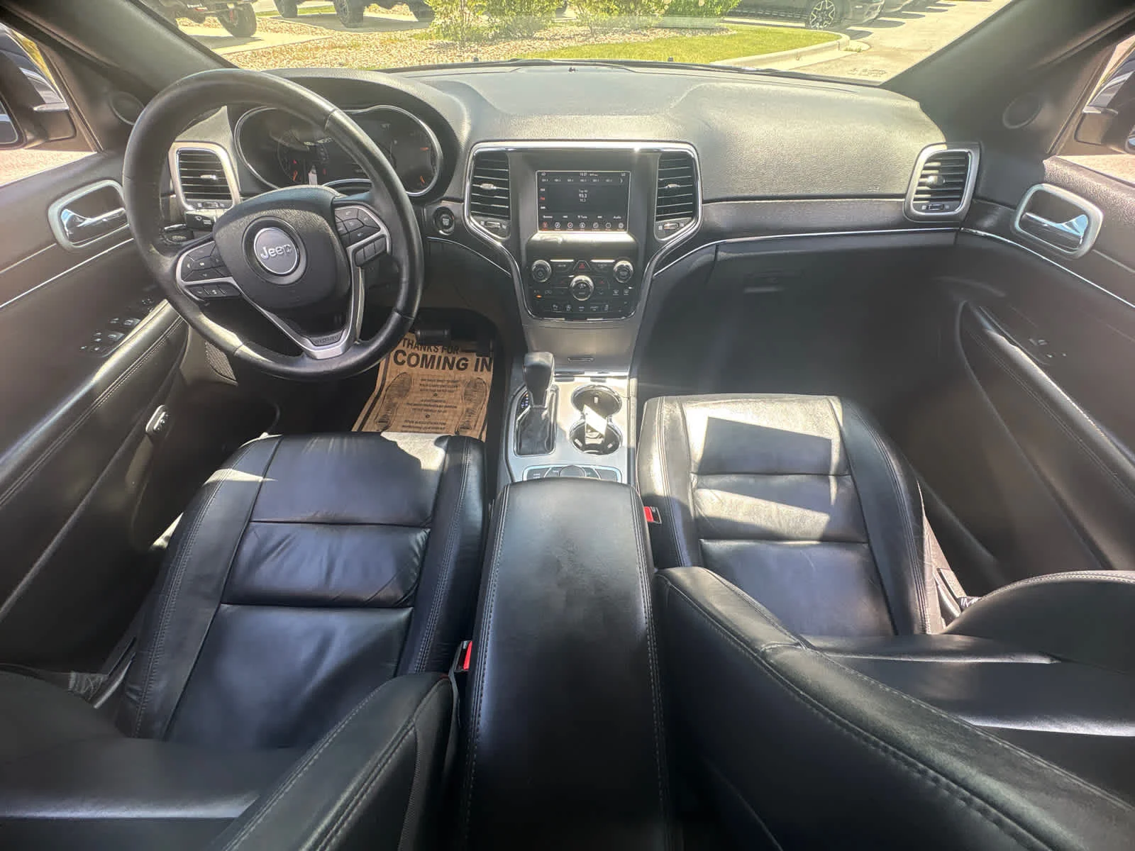 Used 2018 Diamond Black Crystal Pearlcoat Jeep Limited image 15