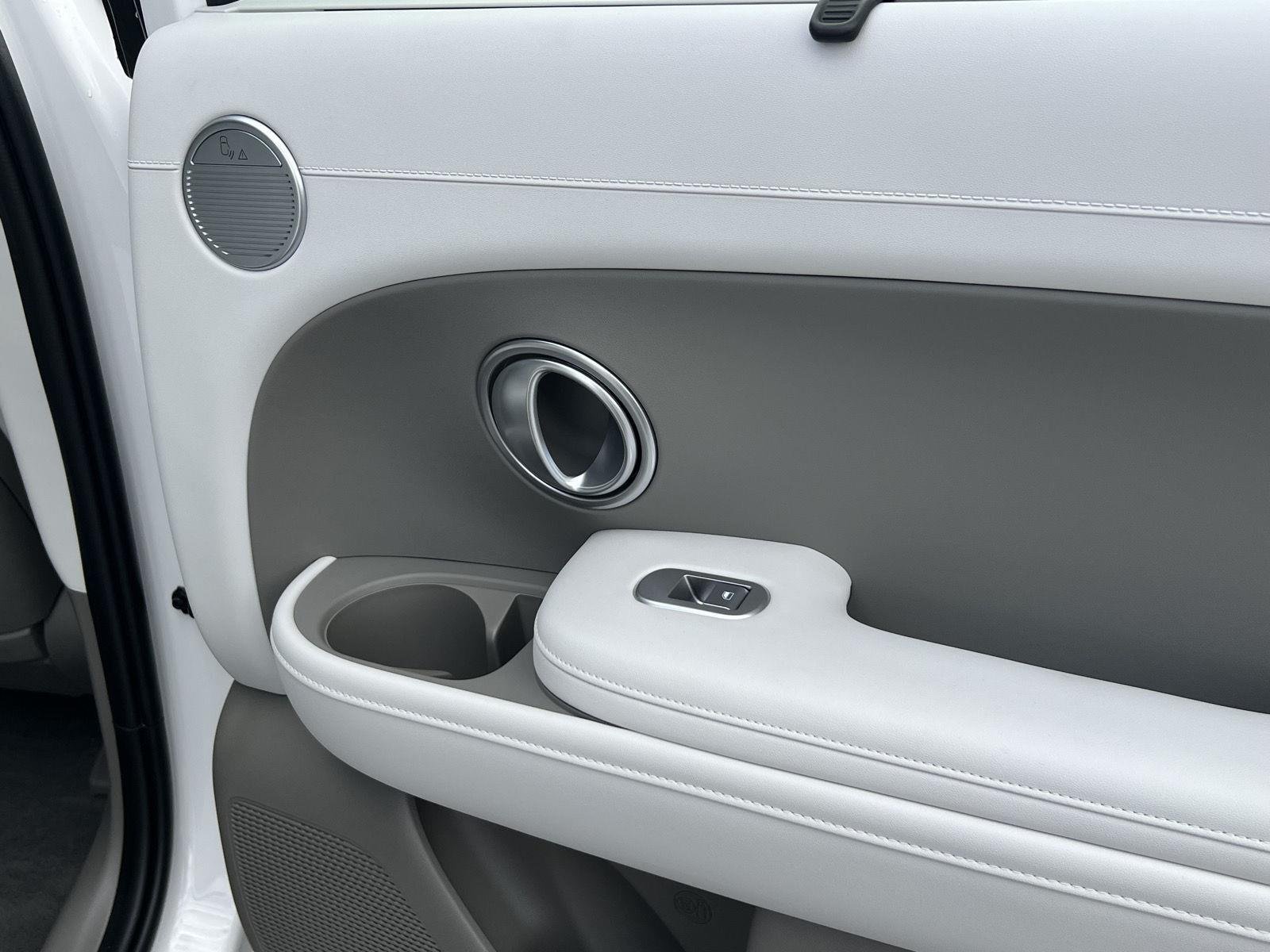 New 2026 Creamy White Pearl Hyundai SEL Premium 8P image 23