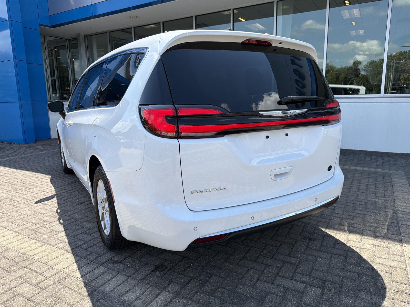 Used 2024 Bright White Clearcoat Chrysler Touring L image 3