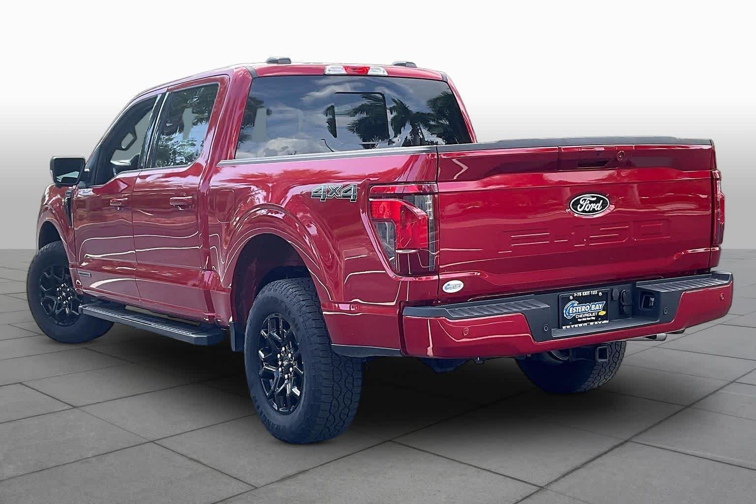 Used 2025 Rapid Red Metallic Tinted Clearcoat Ford XLT image 13