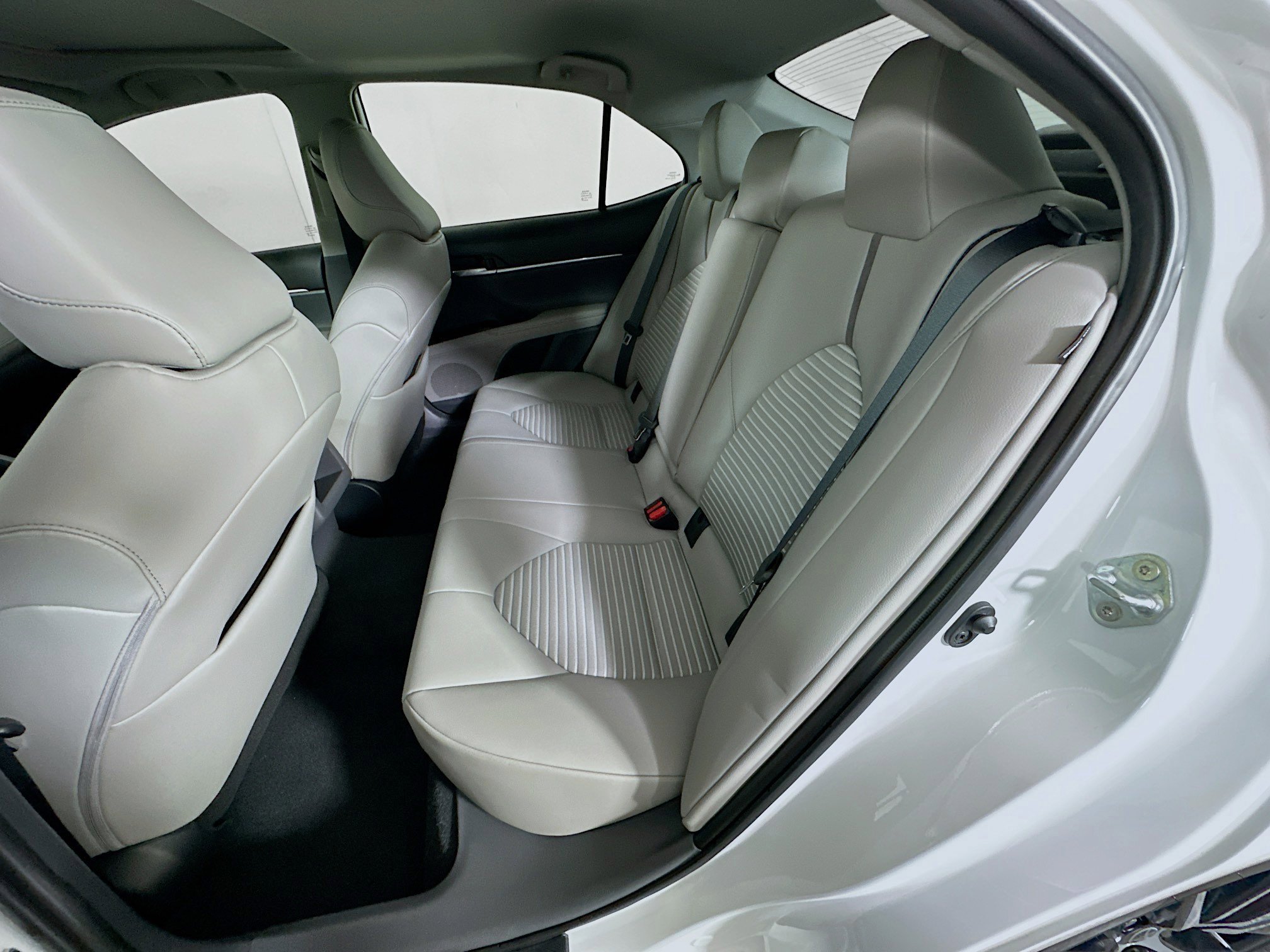 Used 2023 Ice Toyota SE image 25