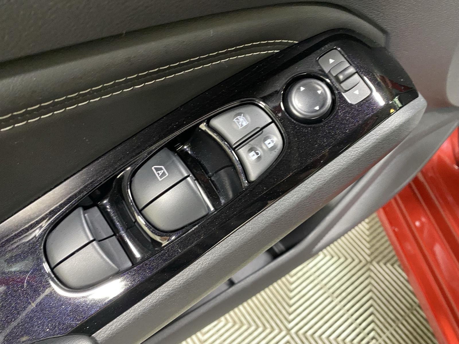 Used 2022 Scarlet Ember Tintcoat Nissan 2.5 SV image 17