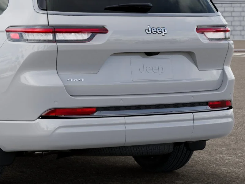New 2026 Bright White Clear-Coat Exterior Paint Jeep Limited image 15