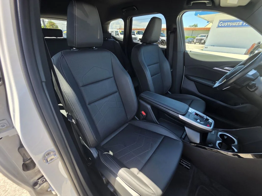 Used 2023  BMW xDrive28i image 20