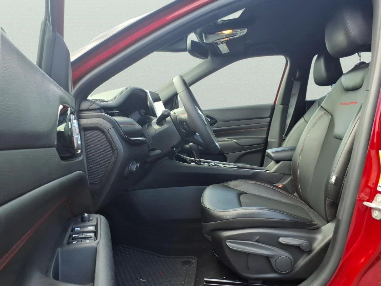 Used 2025 Red Hot Pearlcoat Jeep Trailhawk image 16