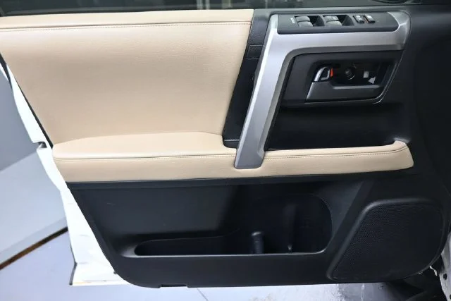 Used 2016 White Toyota SR5 Premium image 21