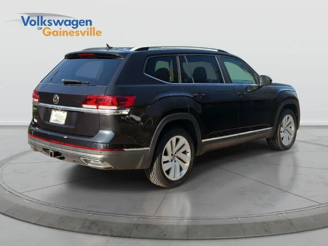 Used 2021 Deep Black Pearl Volkswagen 3.6L V6 SEL image 4