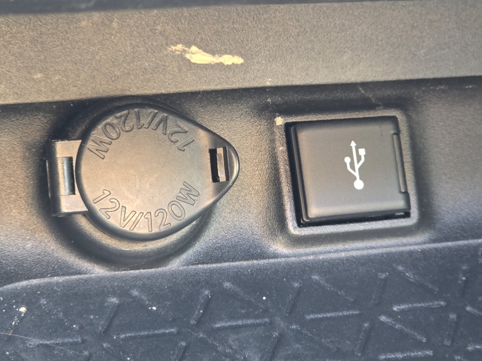 Used 2022 Midnight Black Metallic Toyota XSE image 9