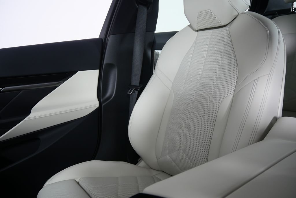 2026 BMW 5 Series 530i - Photo 23