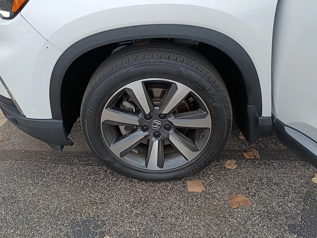 2023 Honda Pilot Touring, photo 9 of 12