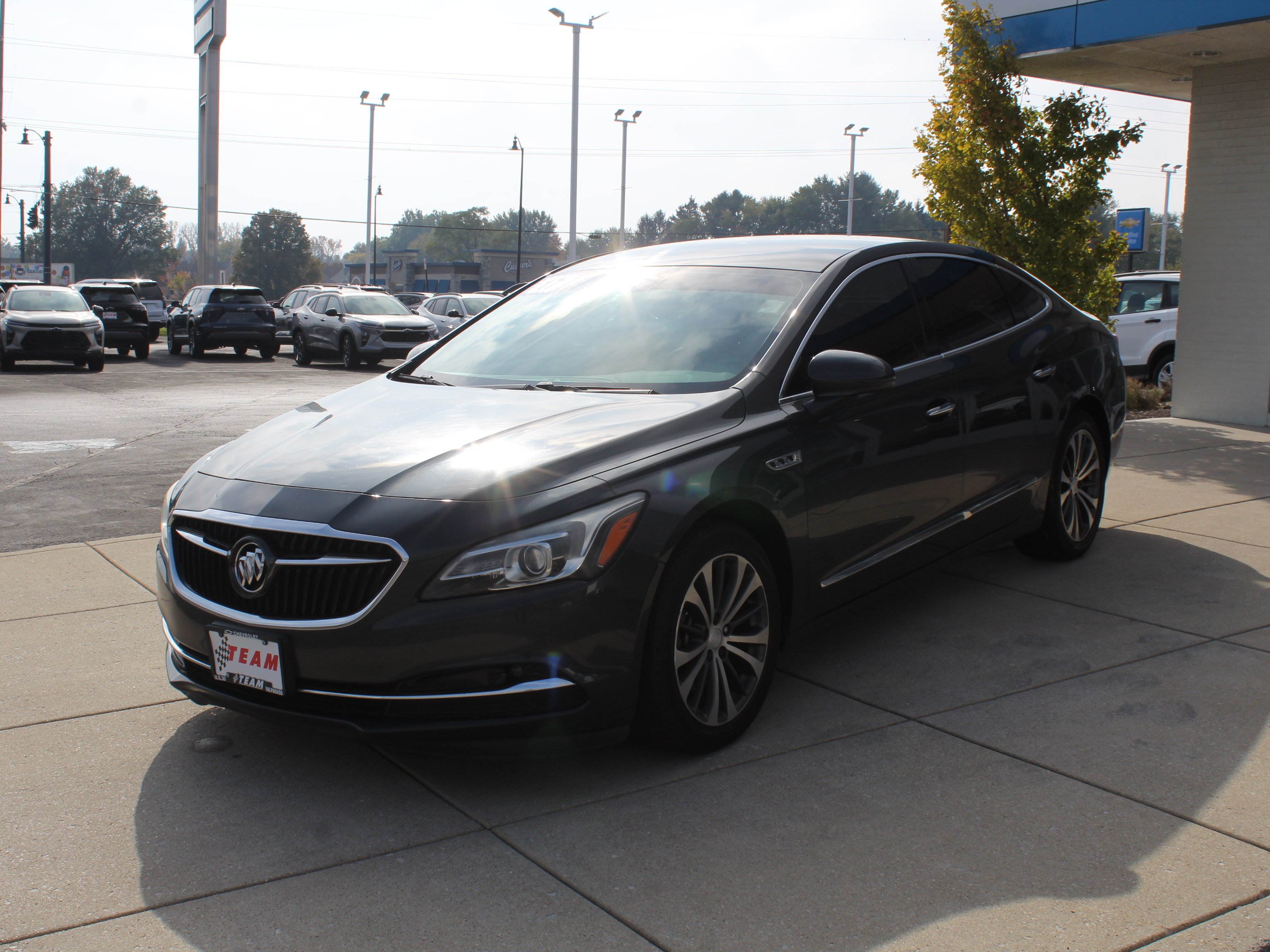 Used 2017 GRAPHITE GRAY METALLIC Buick Essence image 10