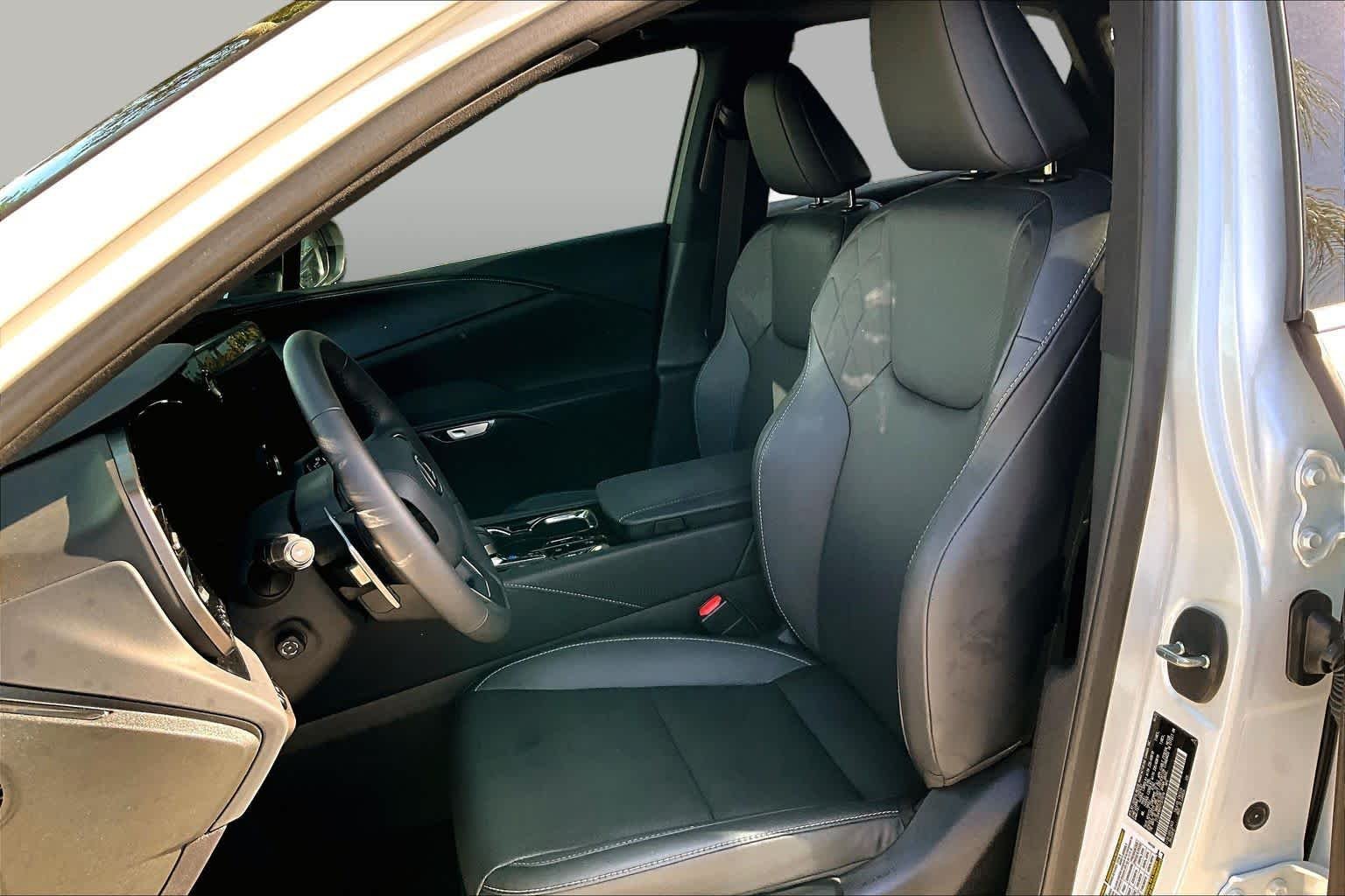 2026 Lexus RX 350 - Photo 8