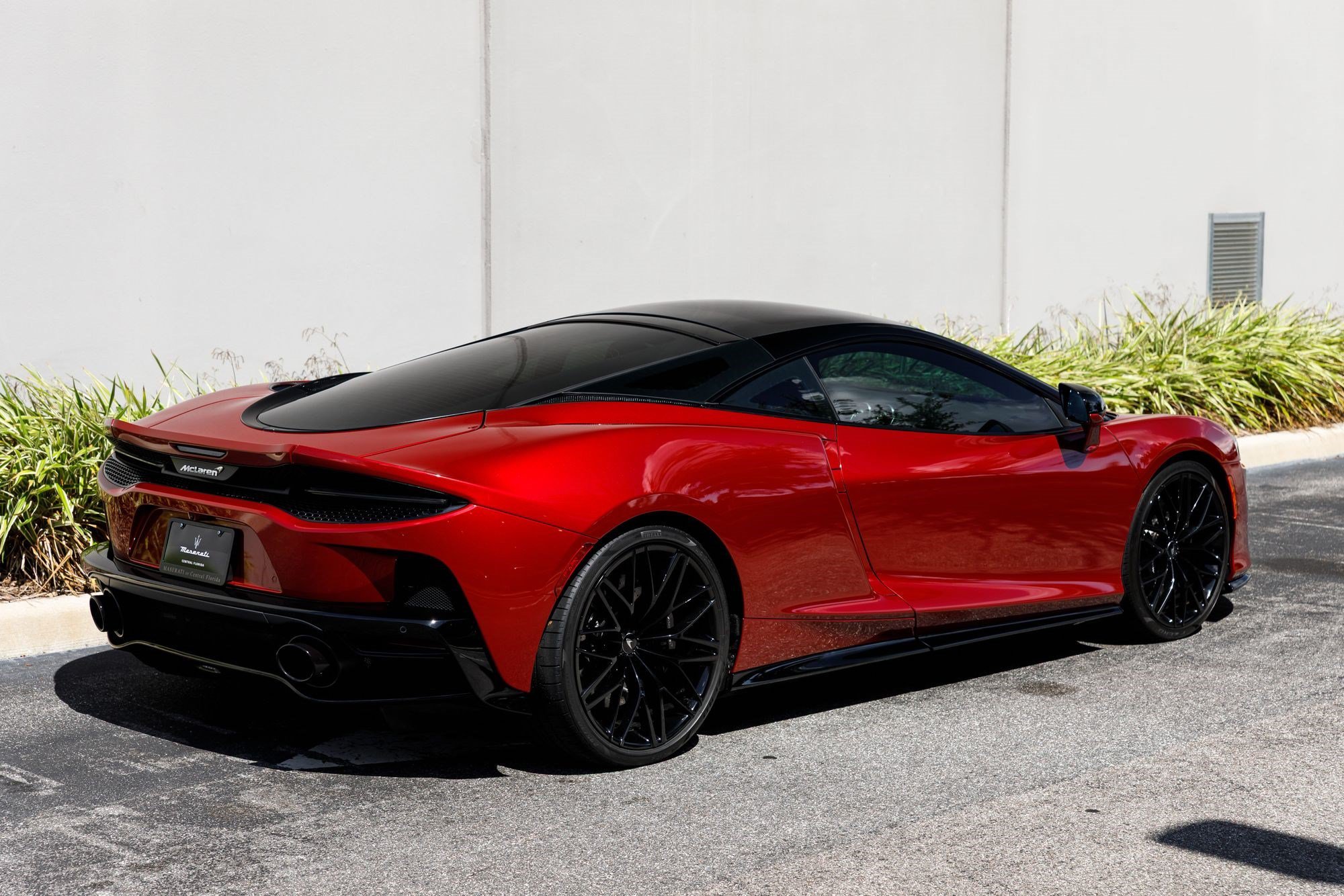Used 2023 Red Metallic McLaren  image 5