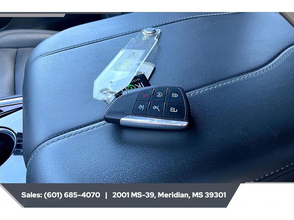 Used 2025 Iridescent Pearl Tricoat Chevrolet Z71 image 9