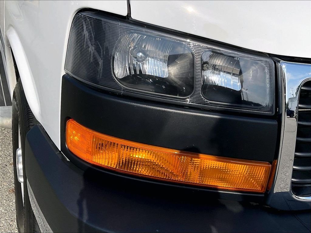 Used 2025 White GMC Work Van image 30