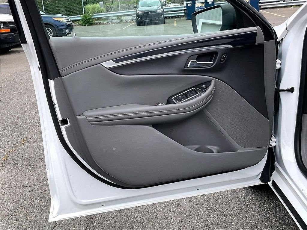 Used 2019 White Chevrolet LS image 9