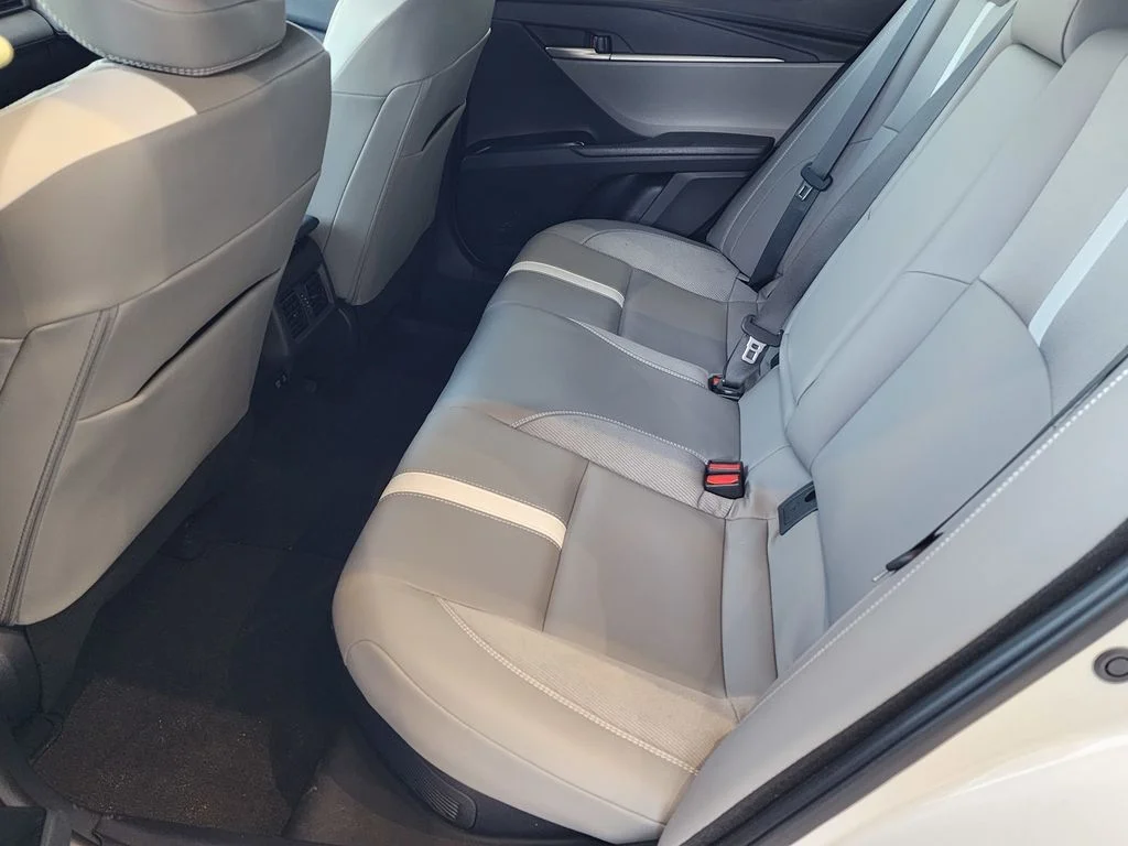 2025 Toyota Camry SE - Photo 14