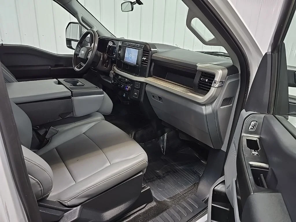 Used 2023 White Ford XL image 23