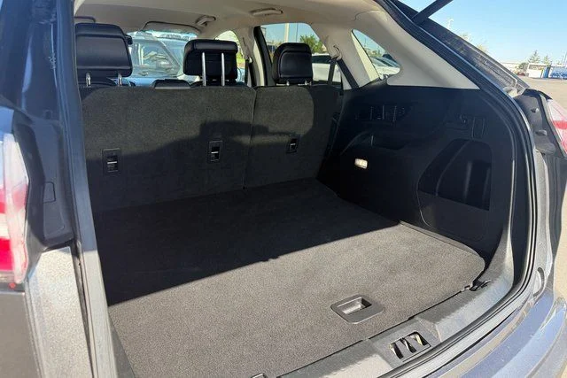 Used 2020 Gray Ford SEL image 23