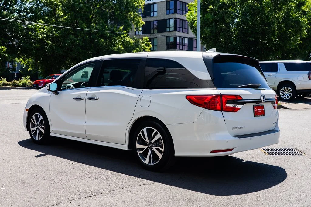 Used 2022 White Honda Touring image 4