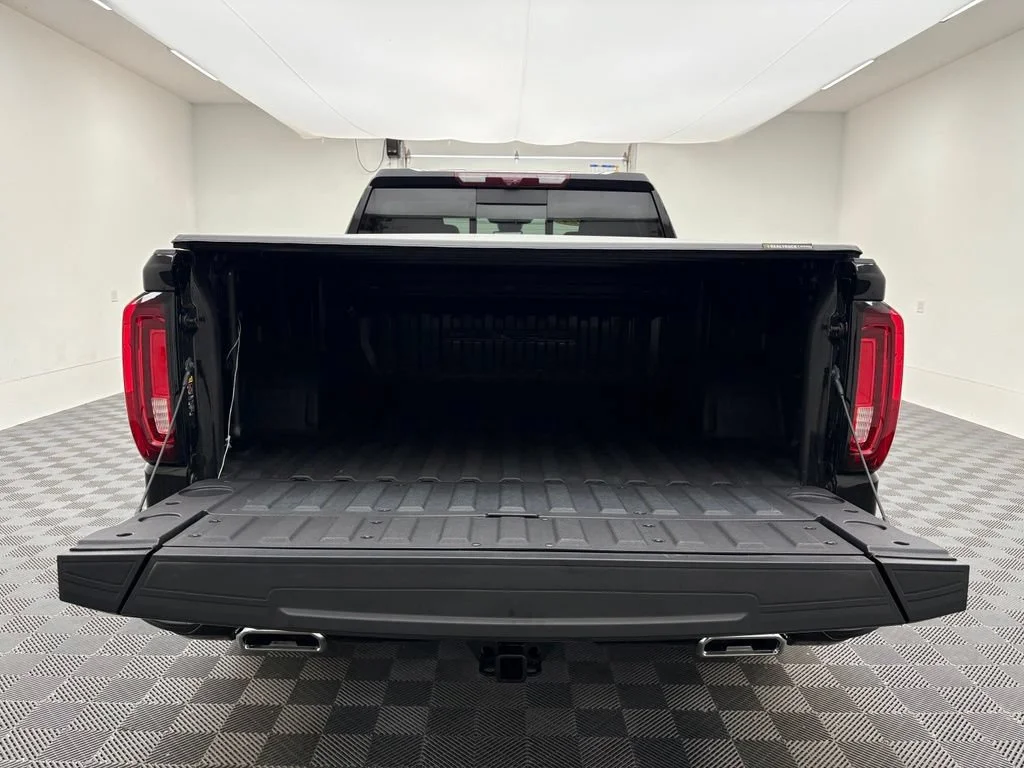 Used 2024 Onyx Black GMC Denali image 12