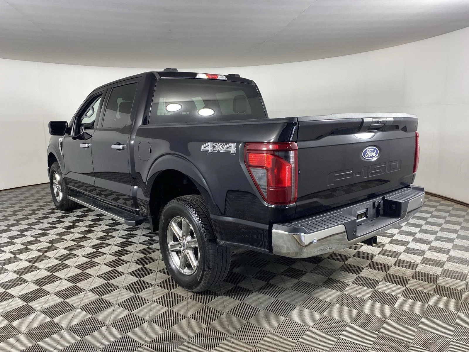 Used 2025 Agate Black Ford XLT image 8