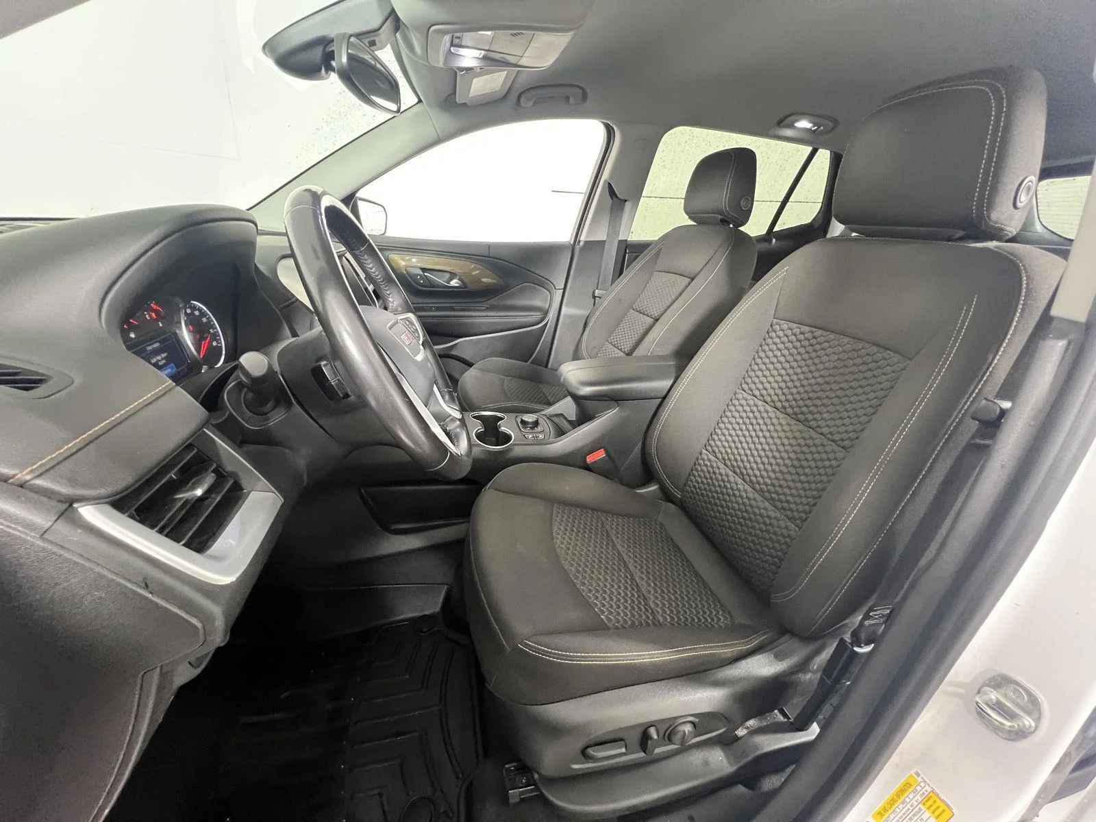 Used 2020 Summit White GMC SLE image 2