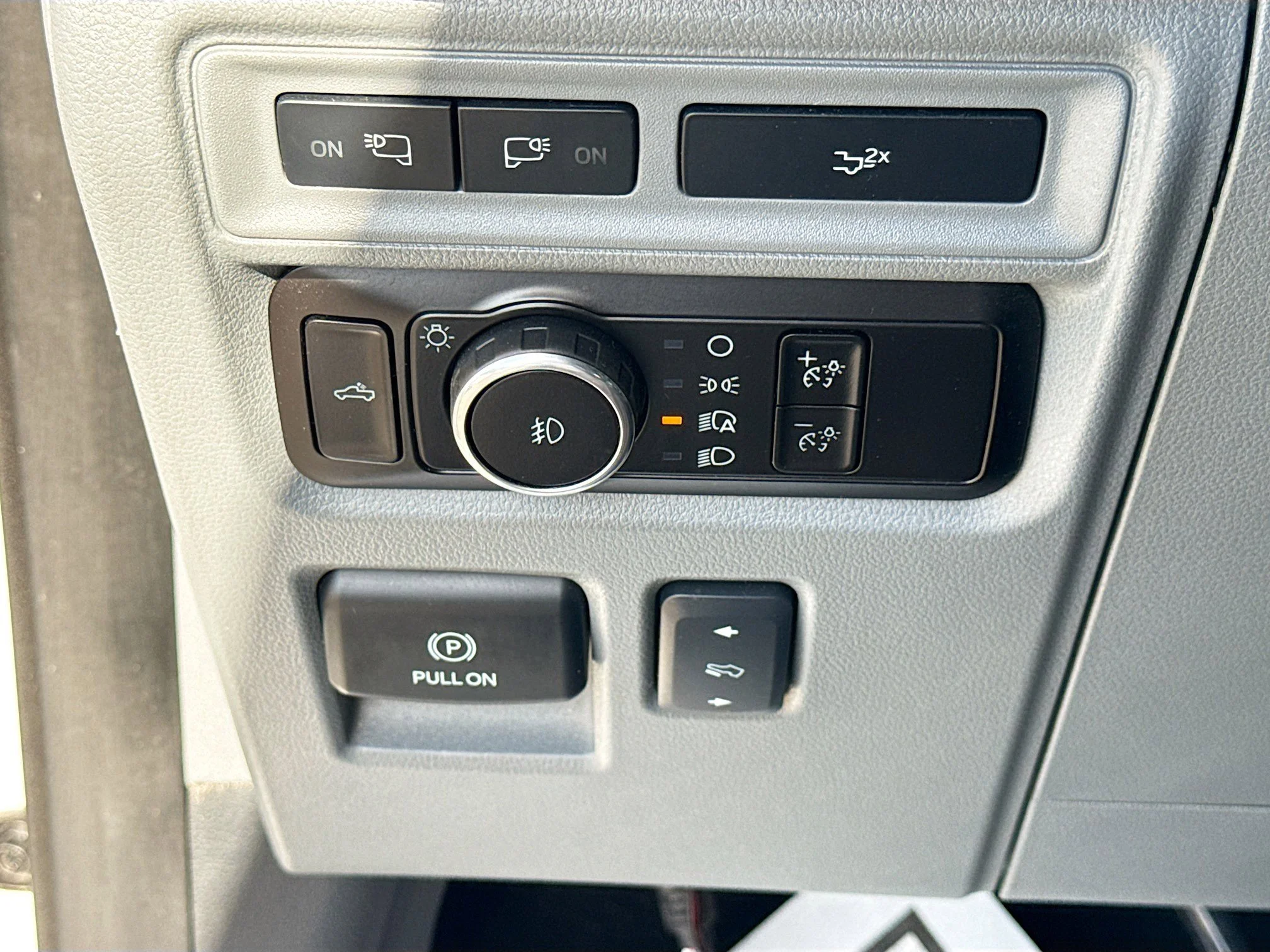 Used 2023 Oxford White Ford LARIAT image 33