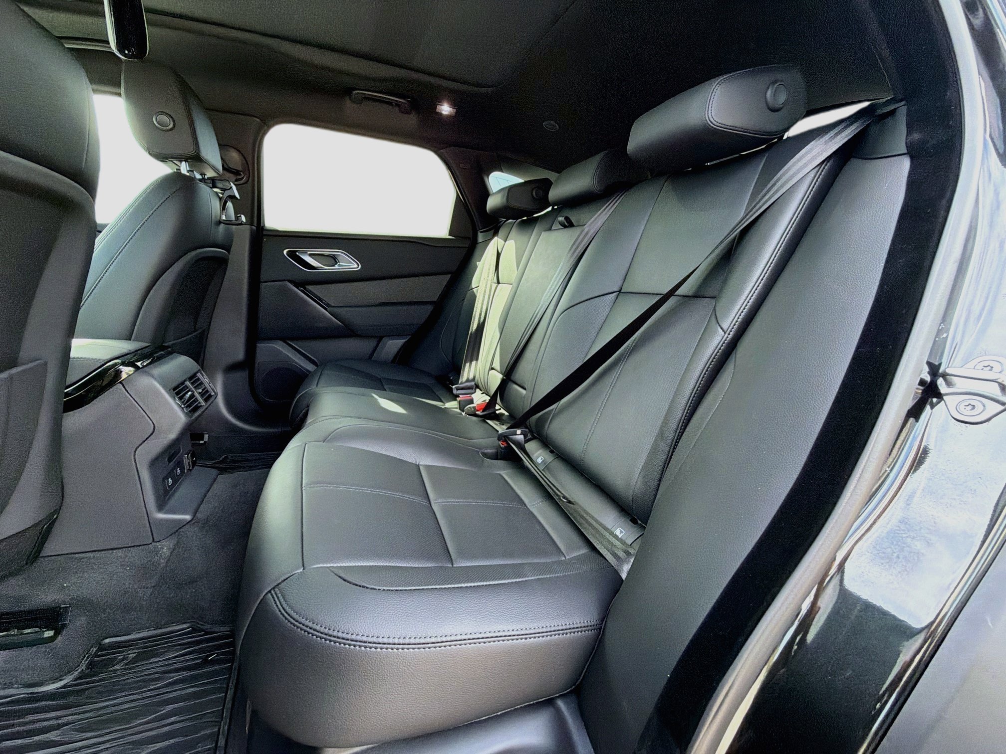 New 2026 Santorini Black Land Rover S image 20