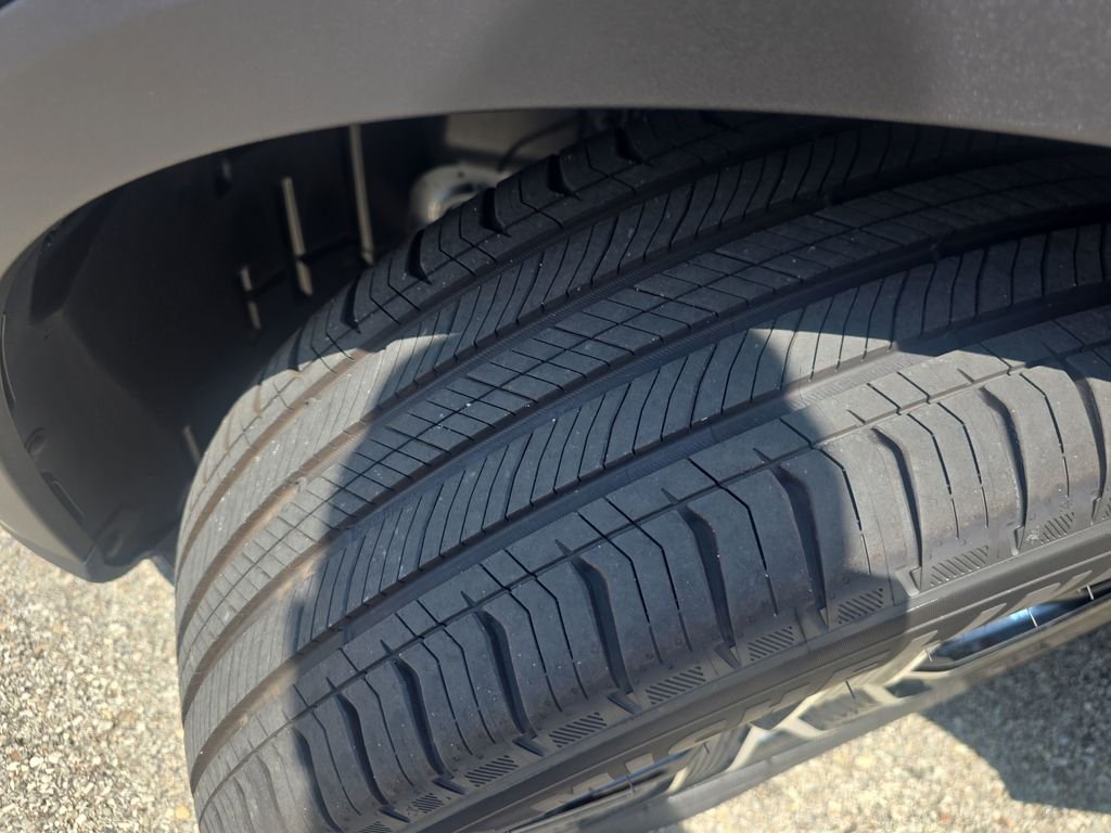 New 2026 Graphite Grey Metallic Mercedes-Benz GLC 300 image 28