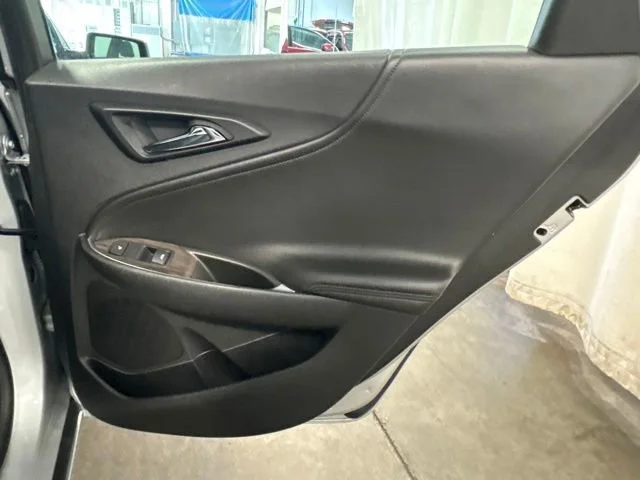 Used 2022 Silver Ice Metallic Chevrolet Premier image 41