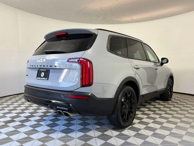 Used 2022 Gray Kia EX image 7