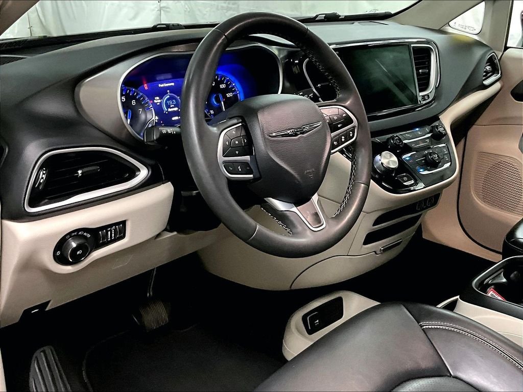 Used 2023 Red Chrysler Touring L image 8