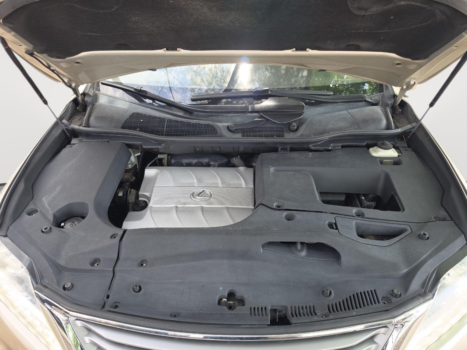 Used 2015 Satin Cashmere Metallic Lexus Base image 32