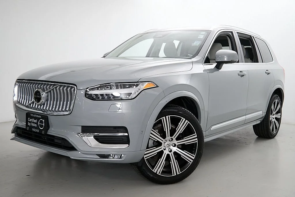 Used 2024 Vapour Grey Volvo Plus image 2