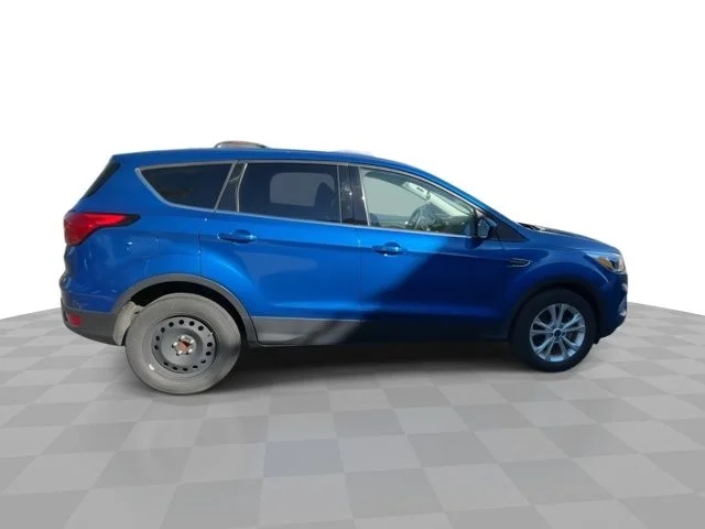 Used 2019 Ford Escape SE with VIN 1FMCU0GD8KUB86128 for sale in Glendale, WI