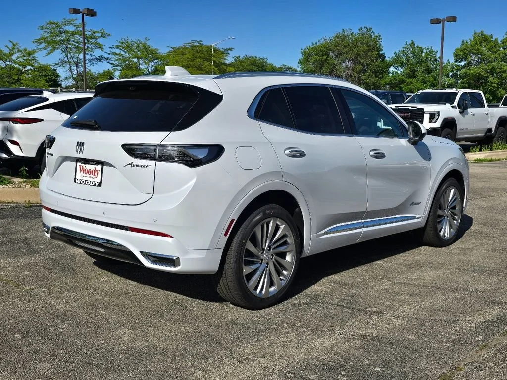 New 2026 Iridescent White Tricoat Buick Avenir image 9