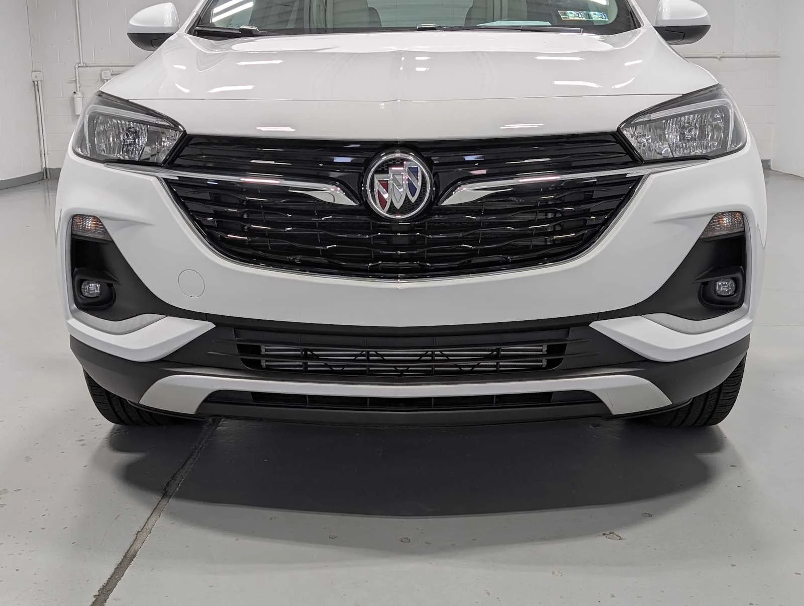 Used 2023 Summit White Buick Preferred image 2